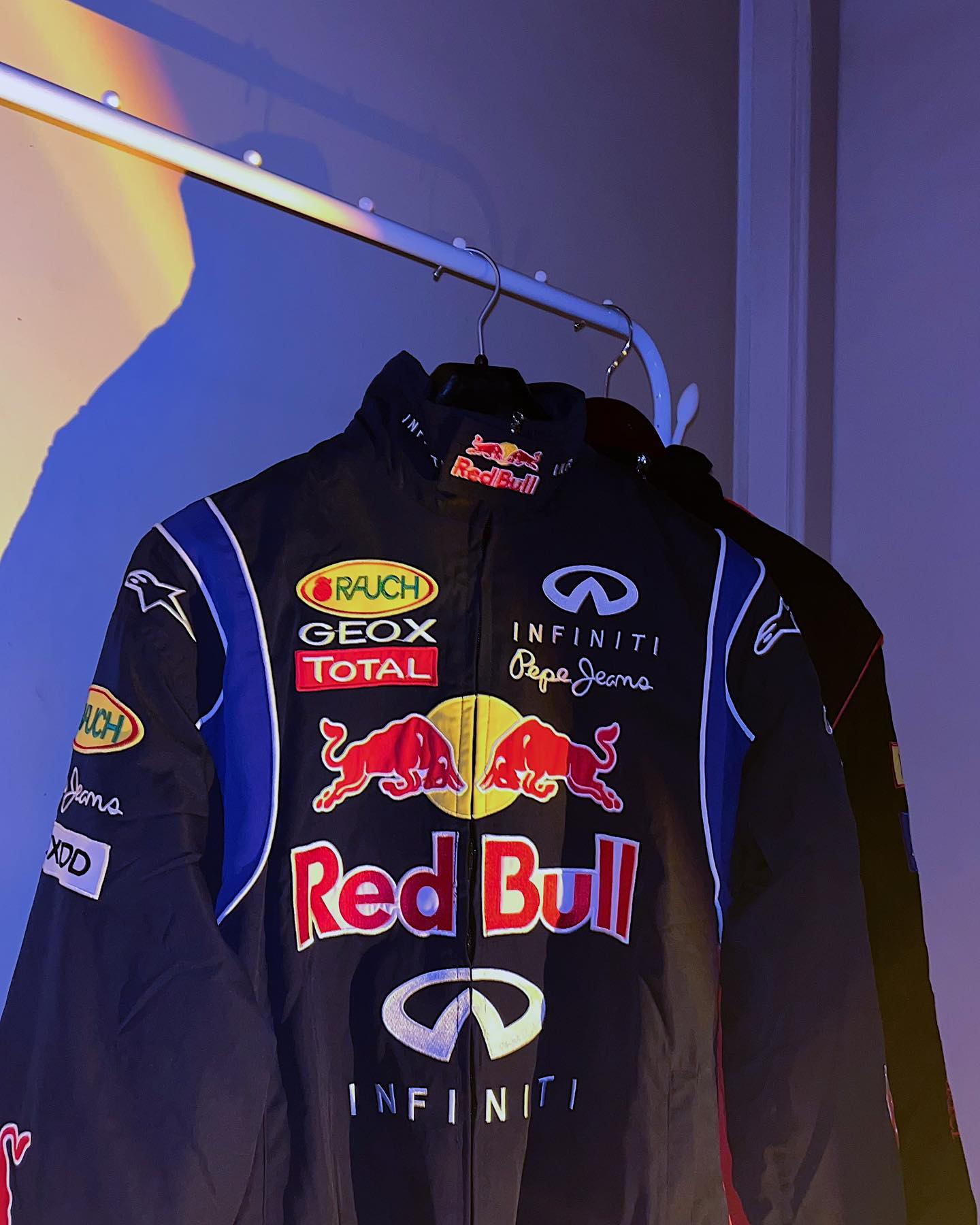 Lia Red Bull Racing jas unisex – oversized streetwear jack met sponsorlogo’s