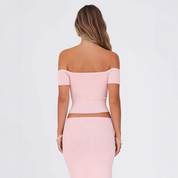 Jolina off-shoulder top dames – elegante bessenkleurige aangesloten top