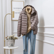 Lichte dames puffer jas met capuchon – warme gewatteerde jas voor de winter