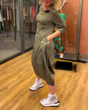 Hanneke Afslankende Jurk – Elegante Herfstjurk met Ronde Hals