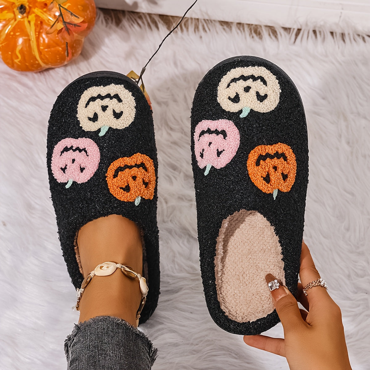 Halloween Pantoffels Dames – Slip-on Fleece Pantoffels met Pompoenprint