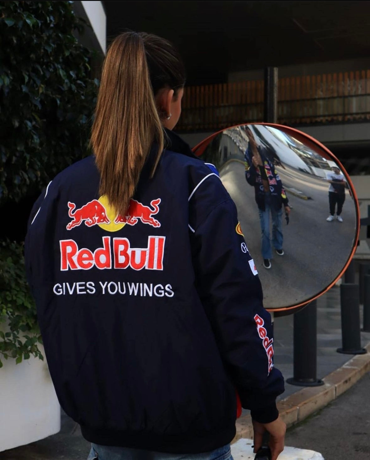 Lia Red Bull Racing jas unisex – oversized streetwear jack met sponsorlogo’s
