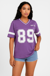 JUUD dames varsity shirt – oversized sportief T-shirt met V-hals & print