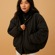 Korte winterjas dames met capuchon – Yara warme jas in zwart, blauw & wit