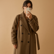 Lange trenchcoat dames – Evelien getailleerde jas met dubbele rij knopen