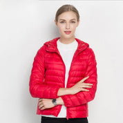 Lichtgewicht dames donsjack | Tussenjas met capuchon | Warme jas voor tussenseizoen
