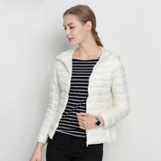 Lichtgewicht dames donsjack | Tussenjas met capuchon | Warme jas voor tussenseizoen