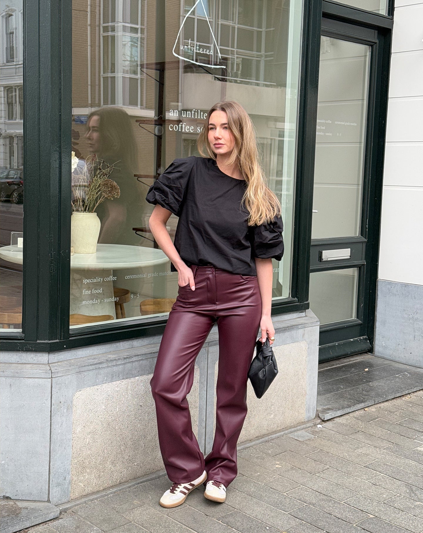 Petite leren broek dames – straight leg PU pants in bordeaux rood