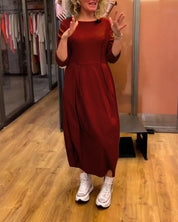 Hanneke Afslankende Jurk – Elegante Herfstjurk met Ronde Hals