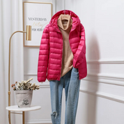 Lichte dames puffer jas met capuchon – warme gewatteerde jas voor de winter