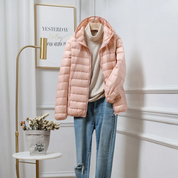 Lichte dames puffer jas met capuchon – warme gewatteerde jas voor de winter