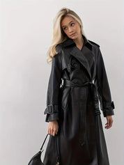 Dames Leren Trenchcoat – Lang Model met Dubbelzijdige Sluiting, Tailleriem & Brede Revers