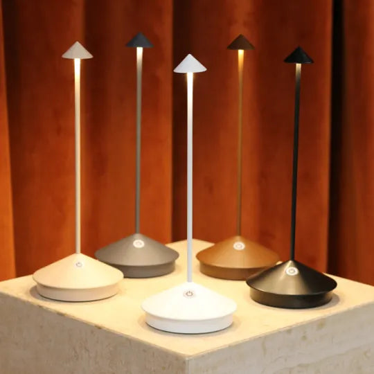 ClarityGlow – Draadloze LED Tafellamp | Dimbare Designlamp voor Binnen & Buiten