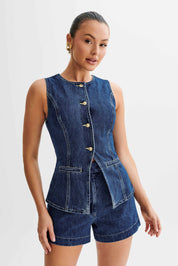 Demi mouwloze denim gilet & short set – zomerse co-ord met rond hals