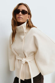 CLARA dames cape jas – elegante cape-mantel met ceintuur & hoge kraag