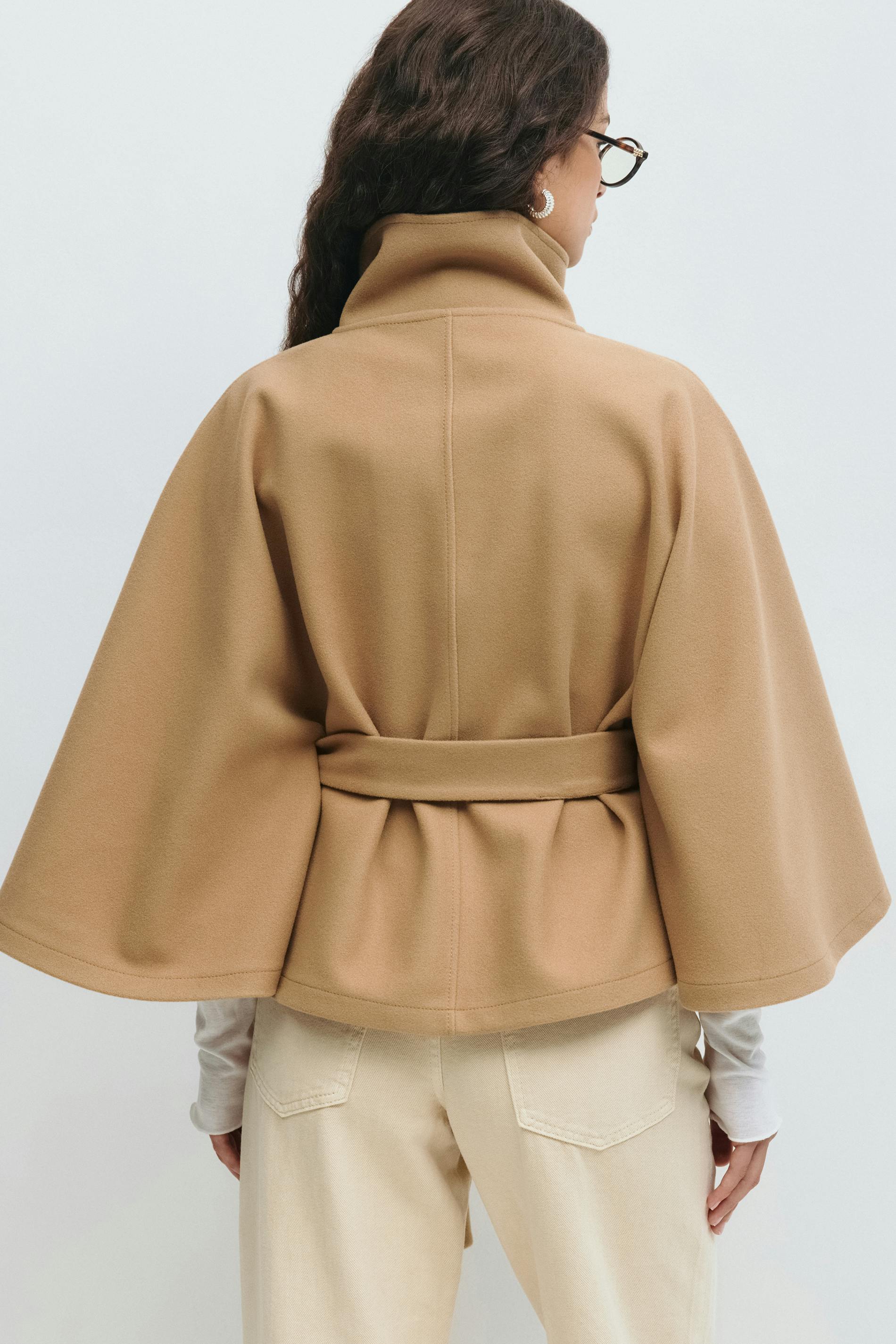CLARA dames cape jas – elegante cape-mantel met ceintuur & hoge kraag