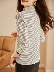 Gestreepte Gebreide Dames Top – Zachte Top met Opstaande Kraag en Tijdloos Design