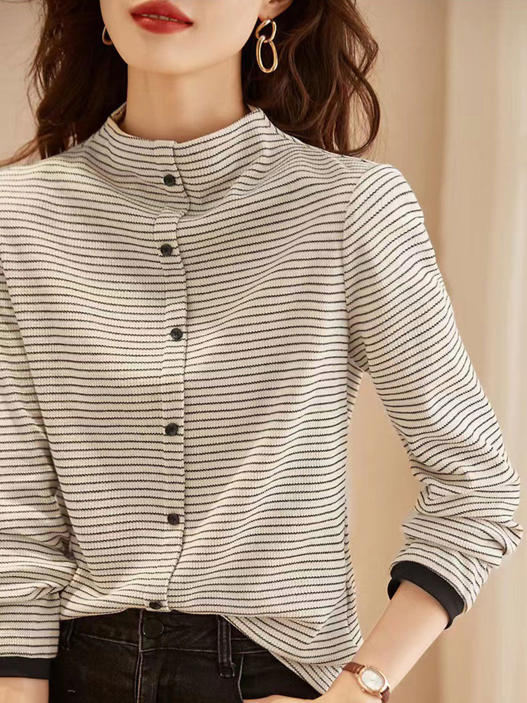 Gestreepte Gebreide Dames Top – Zachte Top met Opstaande Kraag en Tijdloos Design