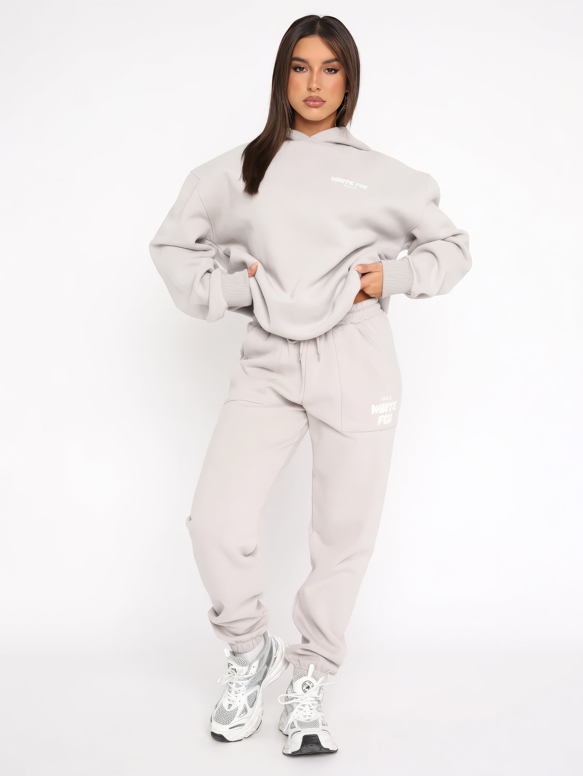 Zoë dames trainingspak – trendy en comfortabel sportief pak