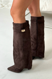 Zohra dames laarzen – hoge laarzen met flap en stevige blokhak van 8,5 cm