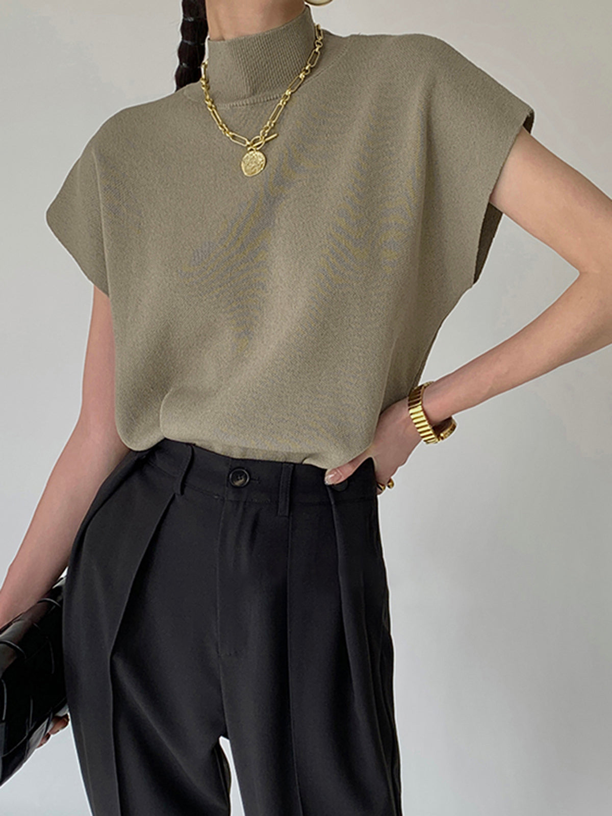 Mouwloze Dames Top met Hoge Kraag | Minimalistische All-Season Top