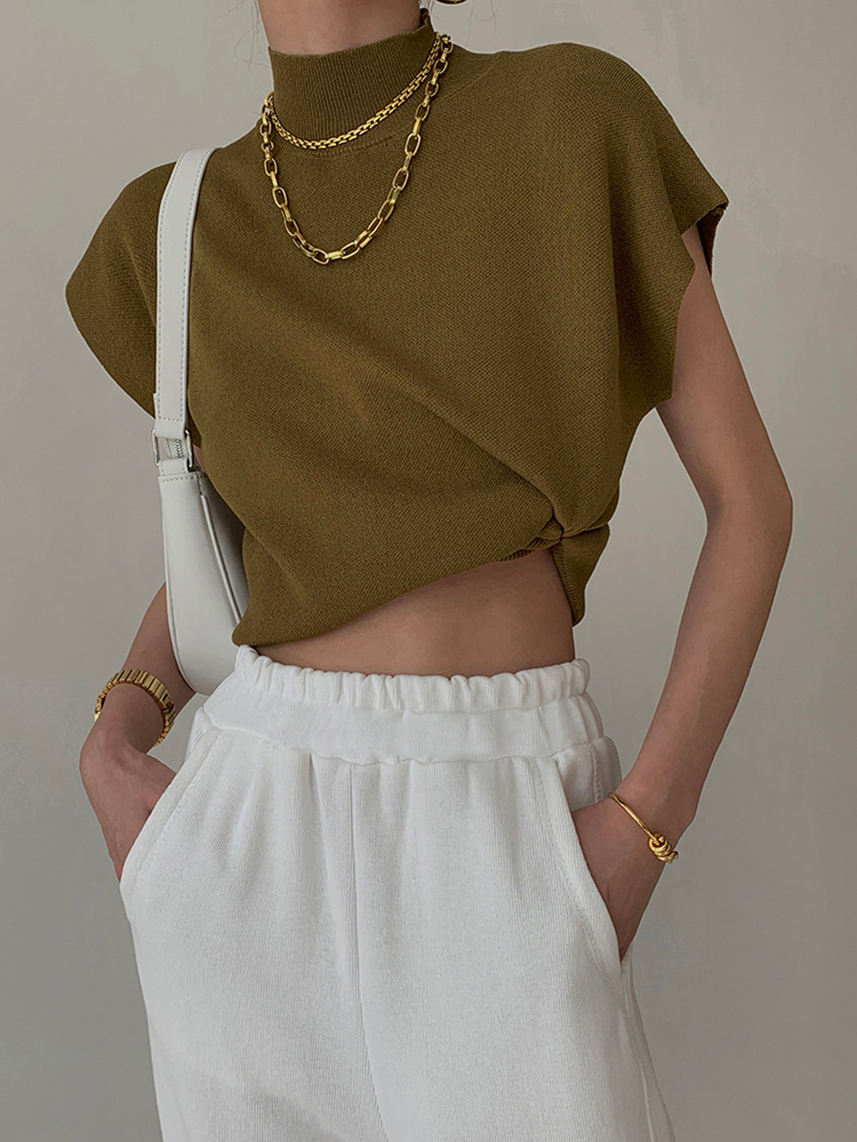 Mouwloze Dames Top met Hoge Kraag | Minimalistische All-Season Top
