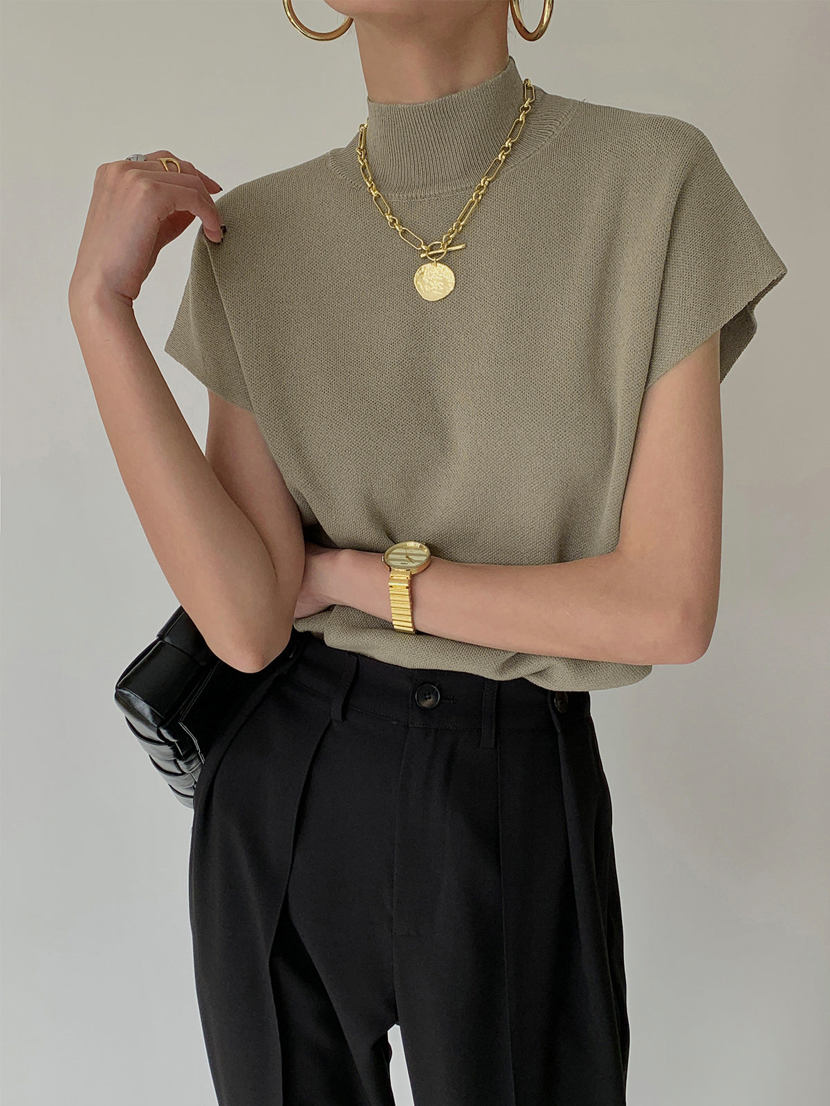 Mouwloze Dames Top met Hoge Kraag | Minimalistische All-Season Top