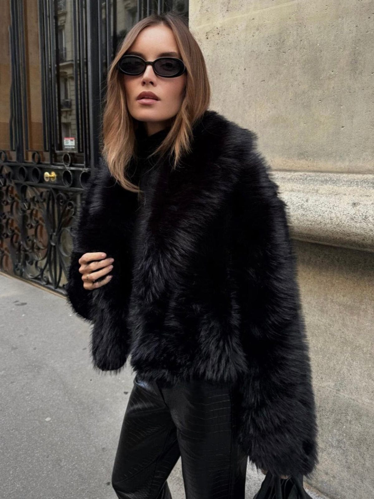 Zwarte dames faux fur winterjas – chique nepbont jas met luxe uitstraling