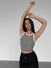 Zwart-wit gestreept cropped tanktop dames – sportief & stijlvol