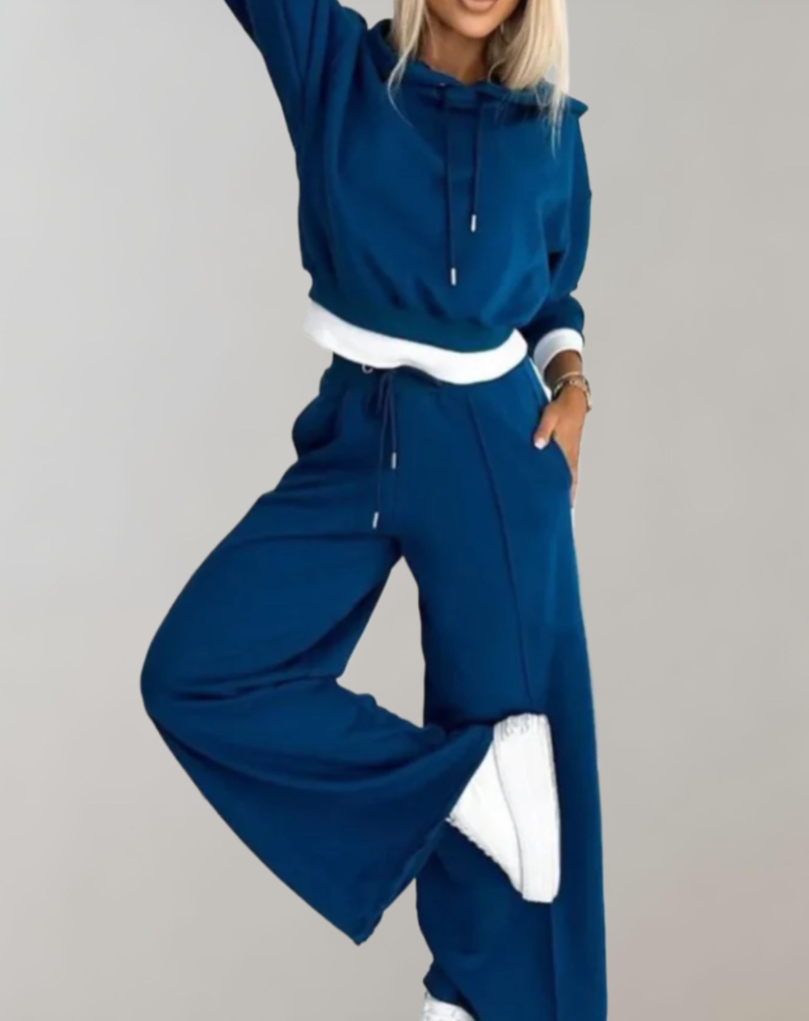 Dames trainingspak set – 2-delige hoodie en wide leg broek met sportieve details