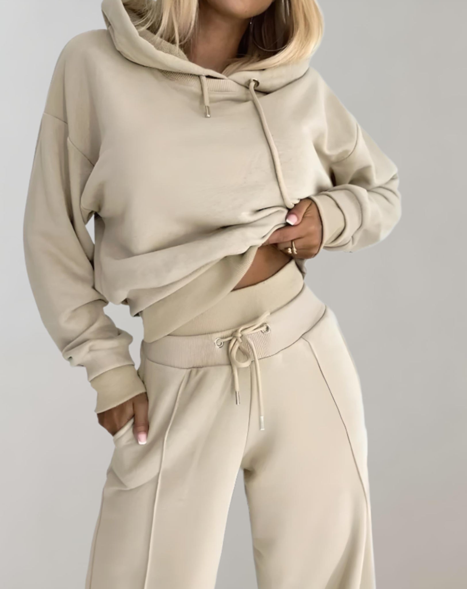 Dames trainingspak set – 2-delige hoodie en wide leg broek met sportieve details