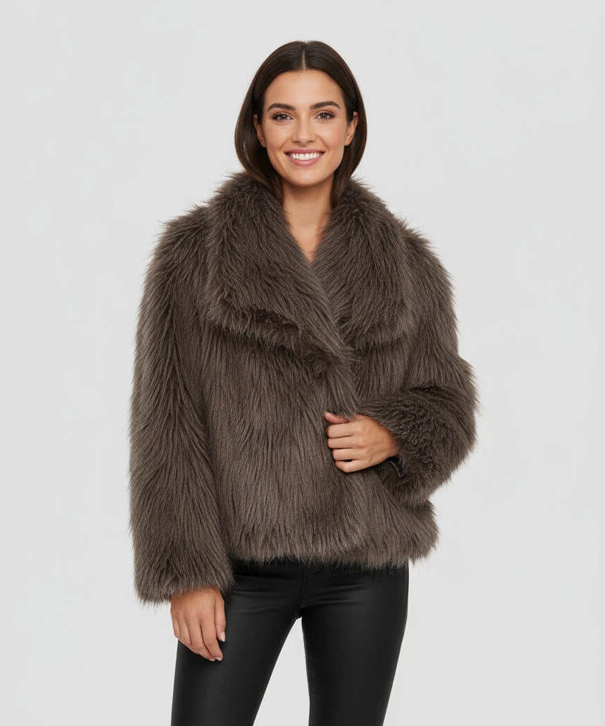 Damen_Kunstpelzjacke__Elegante_Teddy-Jacke_fur_Warme_und_Stil_1.jpg