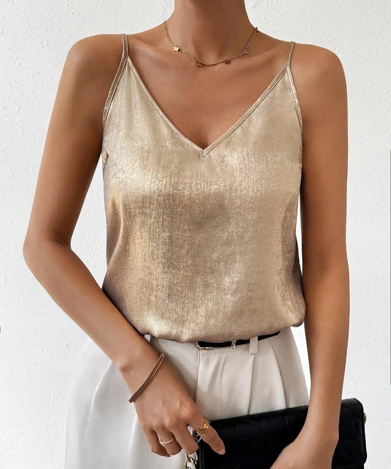 Dames_Top_met_V-hals_en_Flatterende_Pasvorm_voor_Casual_en_Chique_Gelegenheden_0.jpg