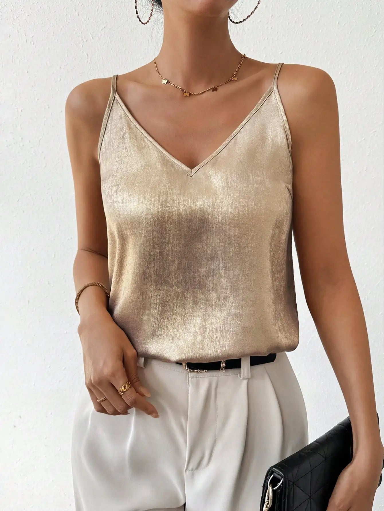 Dames V-Hals Top Goudkleurig – Elegante Zomertop voor Casual en Chique Looks