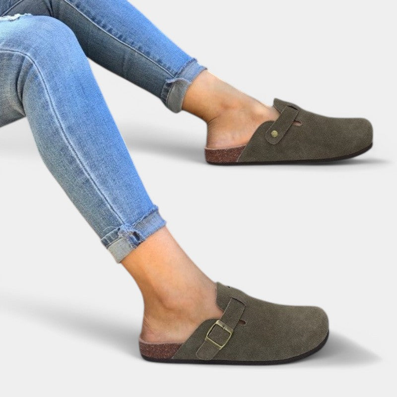 Gleame clogs unisex – leren sandalen met gesp in tijdloos design