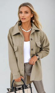 Gleame damesjas – chique zomerjas met knoopsluiting & tijdloos design