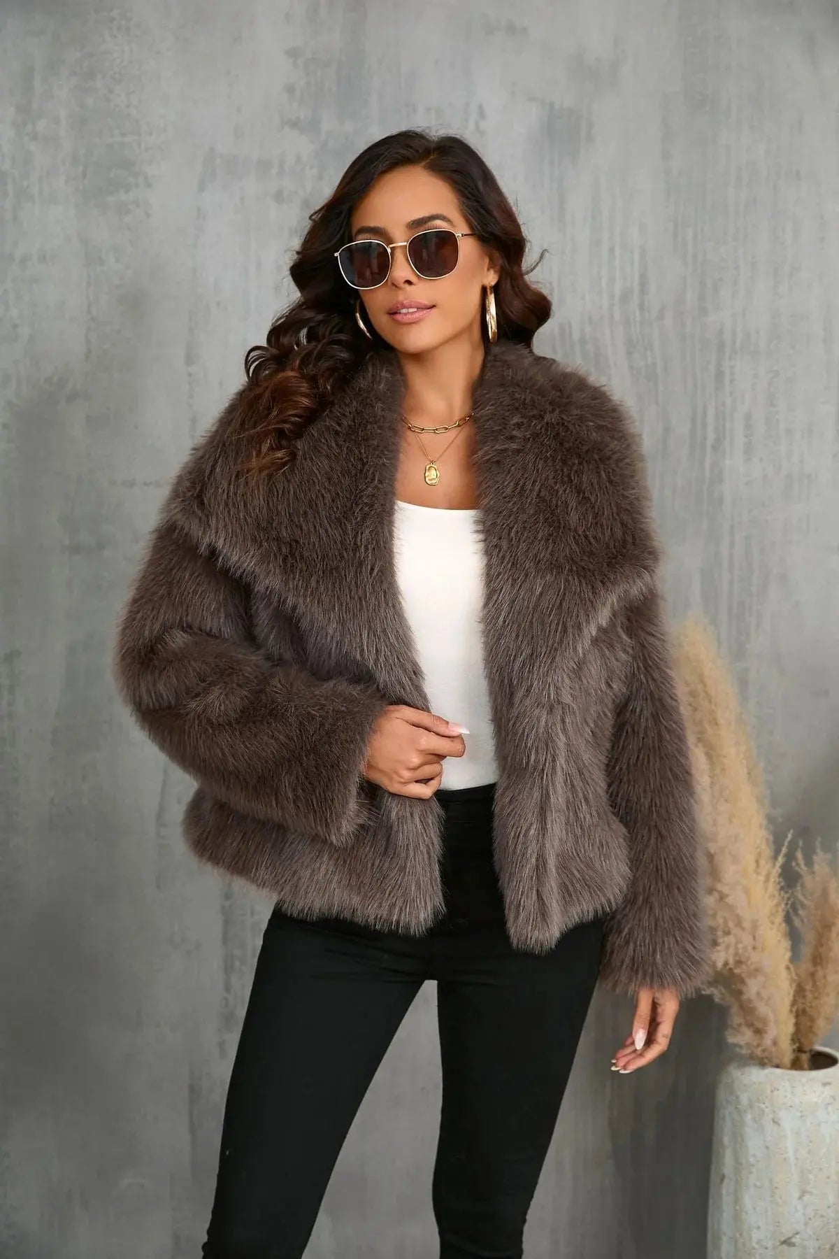 Luxe kunstbont jas dames – warme volumineuze faux fur mantel in elegante stijl