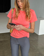 Sydney katoenen dames T-shirt met scrunch-details – basic met twist