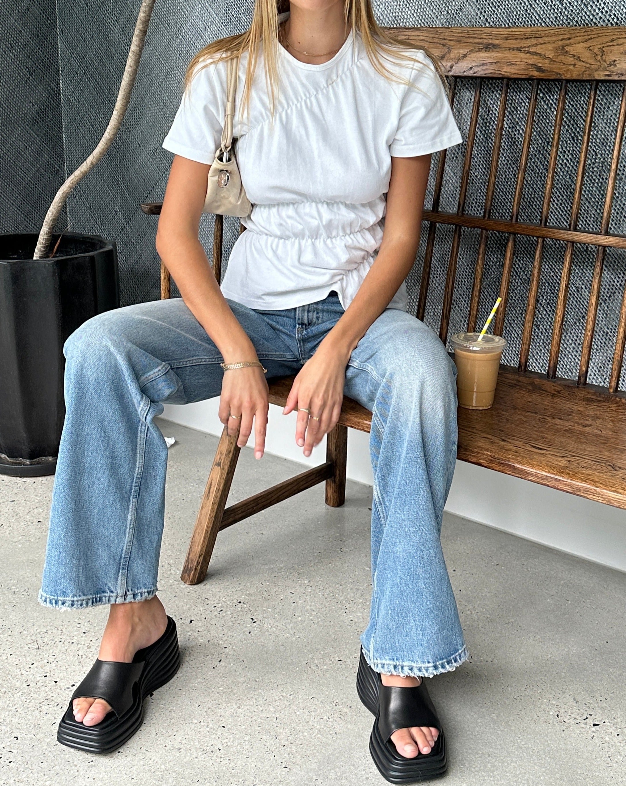 Sydney katoenen dames T-shirt met scrunch-details – basic met twist