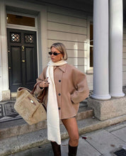 Olive oversized cropped trenchcoat dames – beige wollen jas met moderne twist