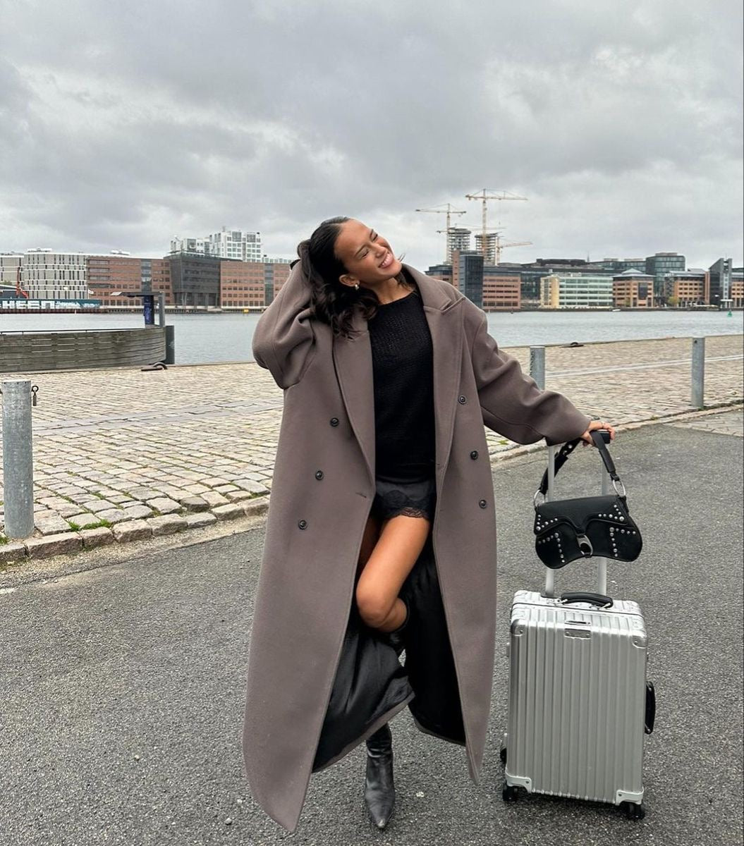Oversized damesjas met reverskraag – lange winterjas met dubbele knopen