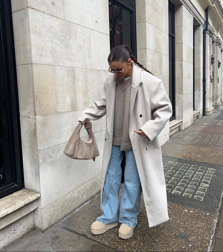 Oversized damesjas met reverskraag – lange winterjas met dubbele knopen
