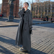 Dames Trenchcoat – Lange Oversized Pasvorm met Dubbelrijige Sluiting & Klassiek Design