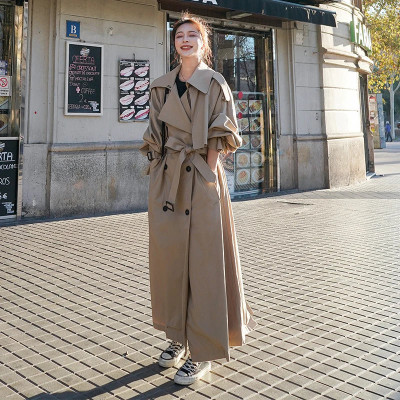 Dames Trenchcoat – Lange Oversized Pasvorm met Dubbelrijige Sluiting & Klassiek Design