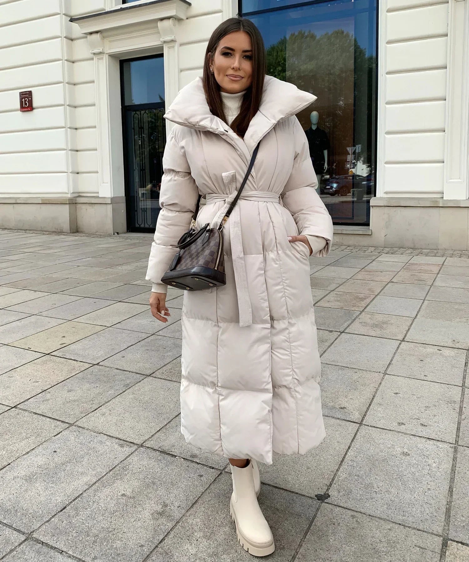 Maeve_-_Lange_Gewatteerde_Puffer_Coat_met_Riem_T-E.webp