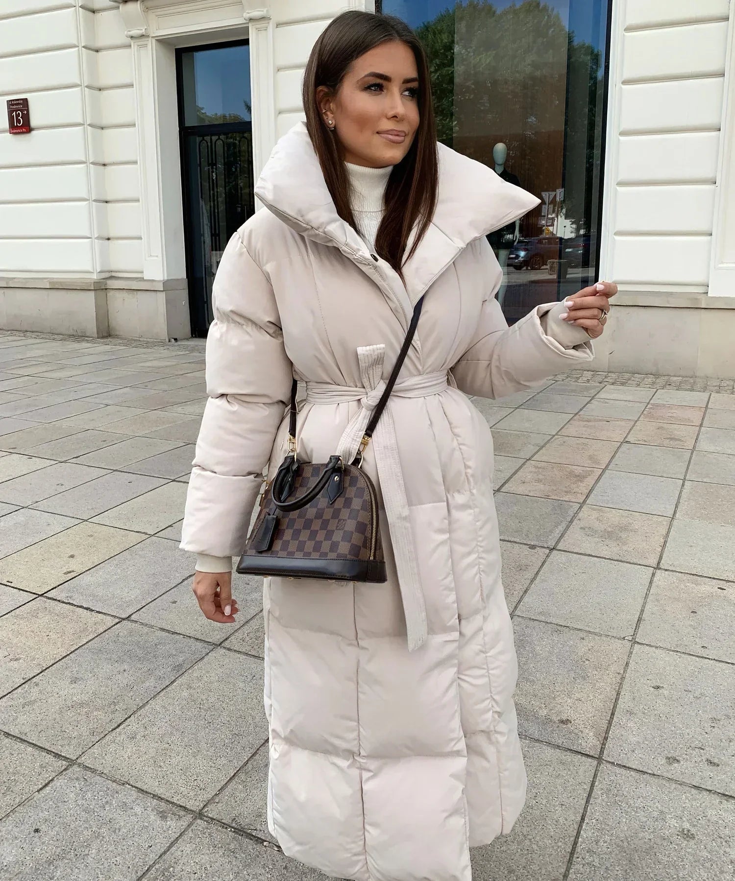 Maeve_-_Lange_Gewatteerde_Puffer_Coat_met_Riem_T-E2.webp