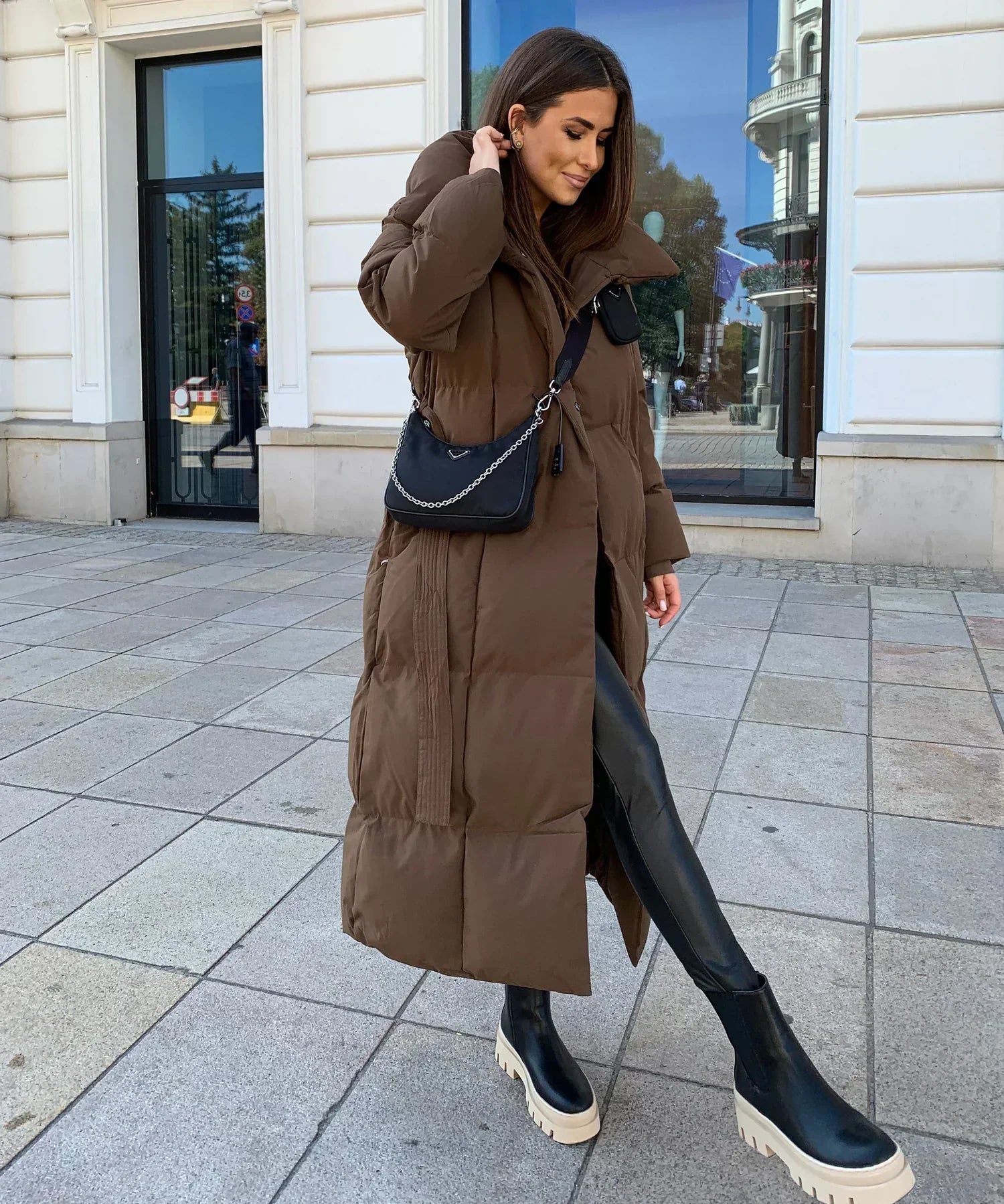 Maeve_-_Lange_Gewatteerde_Puffer_Coat_met_Riem_T-E7.webp