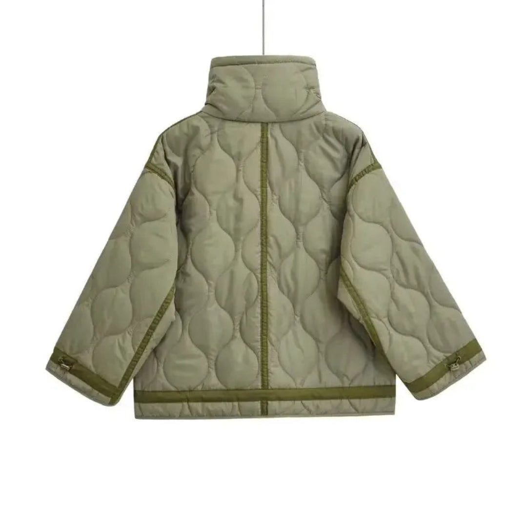 Moderne_Steppjacke_Damen_mit_Stehkragen_und_Wellenmuster__Bequeme_Pufferjacke_fur_kuhle_Tage_aus_100__Baumwolle_1.jpg
