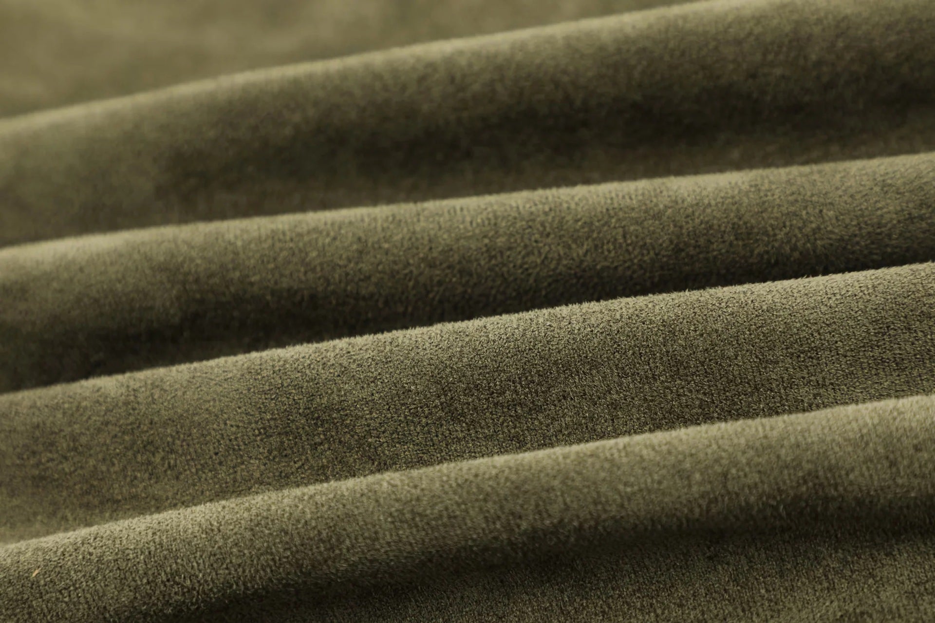 Oversized suède dames winterjas – beige lichtgewicht jas met luxe uitstraling