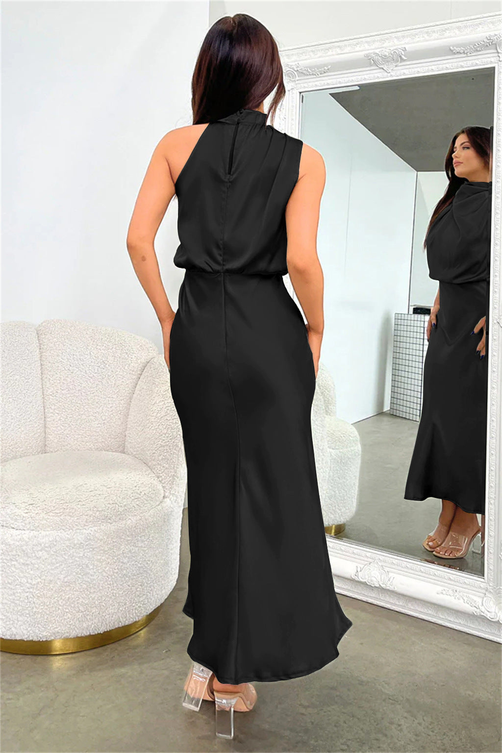 Amelie satijnen halterjurk dames – elegante midi-jurk met watervalhals
